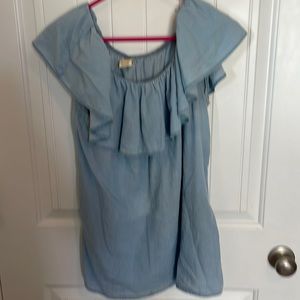 Off shoulder date night too